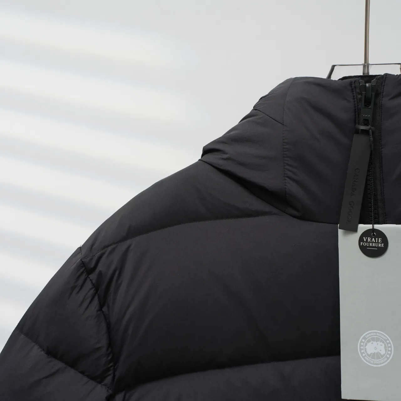 P820 ​​CANADA GOOSE丨Canada Goose Ouyang Nana second generation hooded down jacket Color: Black Size: XS-XXL